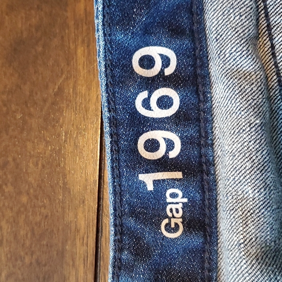 Womens Gap Slim Cut Offs size 32 - Picture 8 of 8